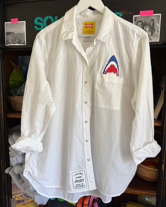 SEA SHARK WOMENS RELAXED BUTTON UP