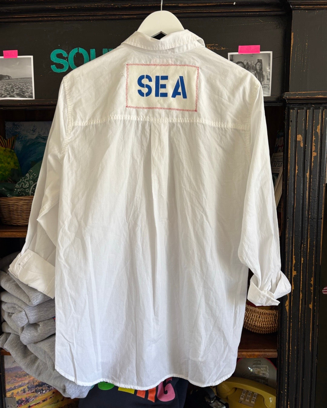 SEA SHARK WOMENS RELAXED BUTTON UP