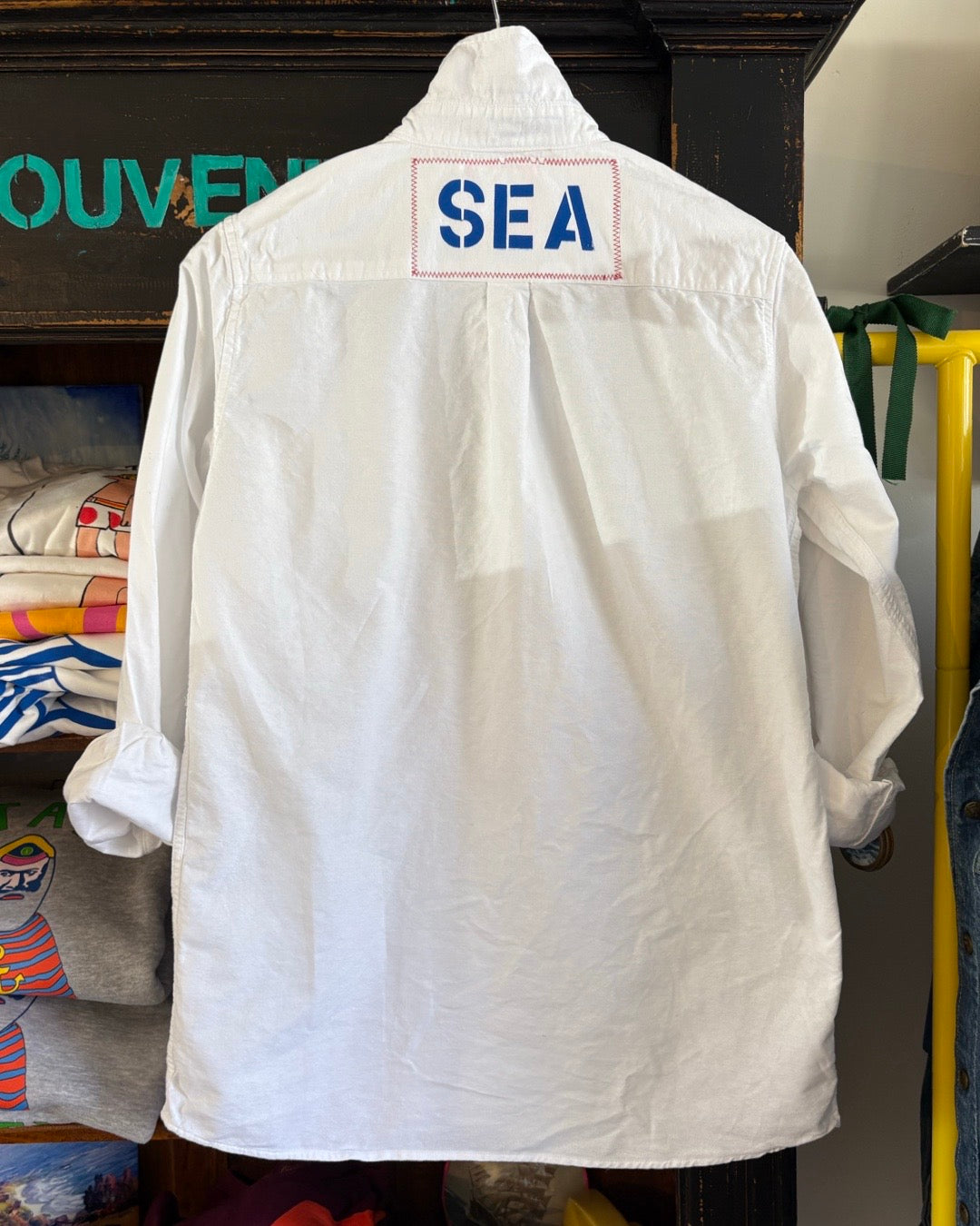 SEA SHARK UNISEX OXFORD