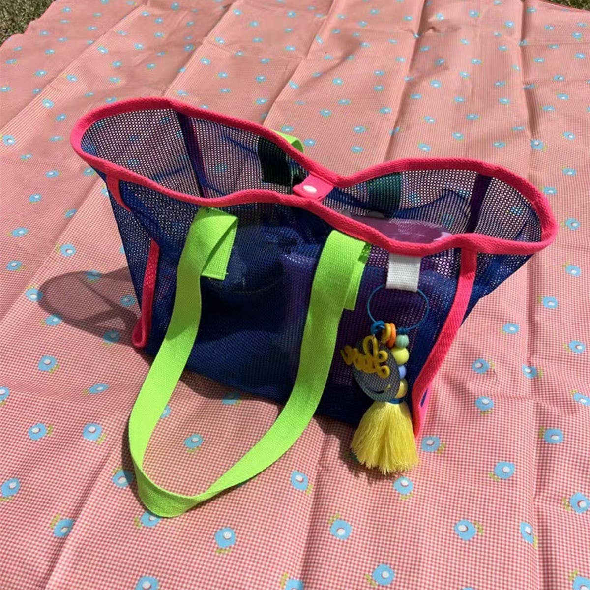 HOT PINK MESH BEACH TOTE